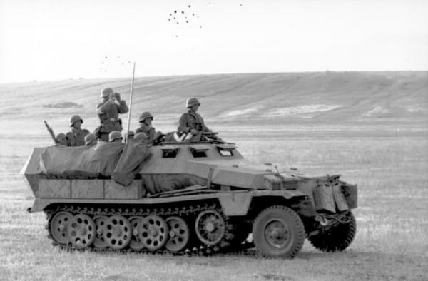 Bundesarchiv Bild 101I 217 0493 31, Russland Süd, Schützenpanzerwagen