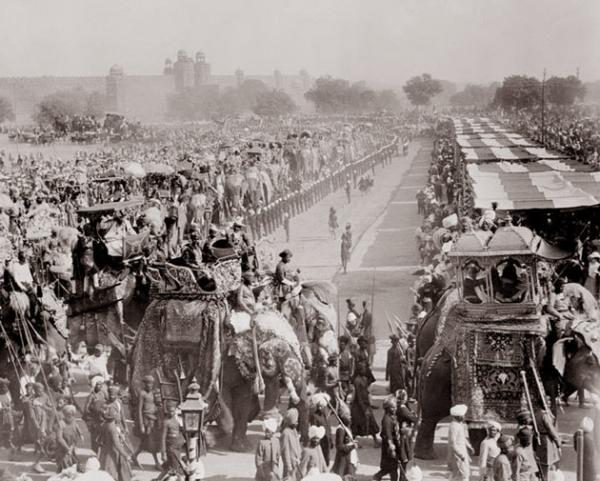 Delhi Durbar - Crowd and bustle