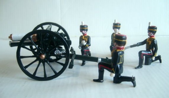 Fusilier 13 pdr Cannon & Steadfast special casting of RHA Gun Crew for the USA only. Jeff got this Cannon for me as a kit from Fusilier assembled & pa