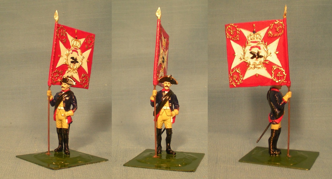 Here is a Fähnrich from Inf Regt 19, "Markgraf Carl", another casting from Rylit.  The flag's details are sculpted, but's also very heavy.  I added a 