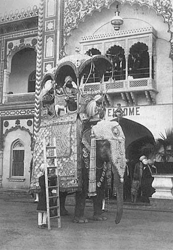 His Highness the Maharajah of Jind (Fred Bremner,  ~1900) 

"My first introduction to a Rajah in the Punjab was, in a measure, due to the Delhi Durbar