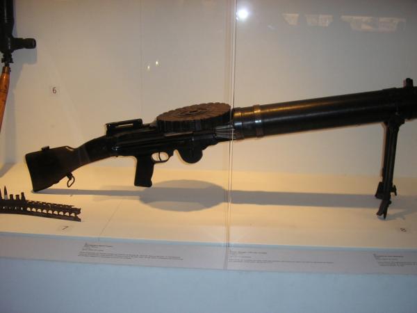 Lewis gun