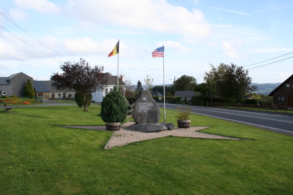 Memorial to 82 Airborne Reconnaissance troops - artillery fire kept the Germans back from this part of the Northern Ardennes, hence the 25pdr in the b