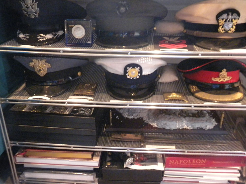 Military Hats   Badges   Ref Books