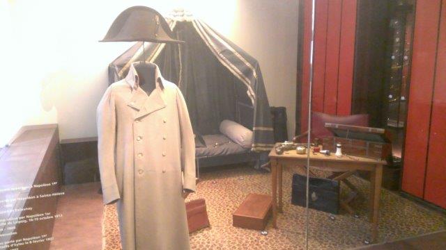 Napoléon's campaign bed and clothes