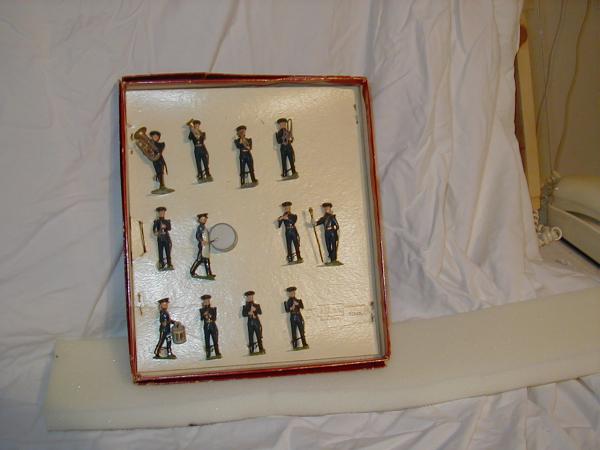 Set 2116   RAF Band (plastic drums) (Replaced set 1527. Produced 1956-1959.)