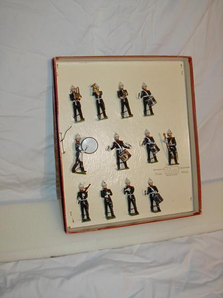 Set 2153   Royal Marine Band (plastic drums) (Produced only 1957-1960.  Replaced set  no. 1291.)