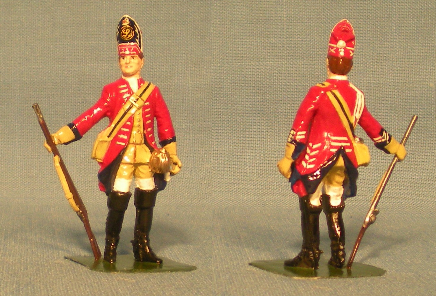 Trooper, 1st Troop of Horse Grenadier Guards.  Formed in 1693 by amalgamating troops of horse grenadiers attached to the three troops of Guards.  Thou