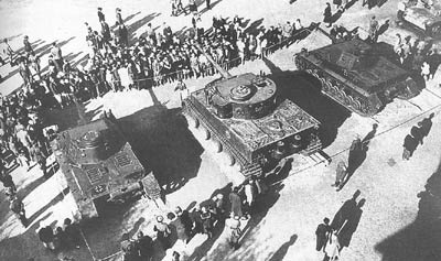 Very rare shot - a top view of a pre-production Tiger tank. Moscow, the captured weapons exhibition. June 1943. On the photo the Tiger is surrounded b